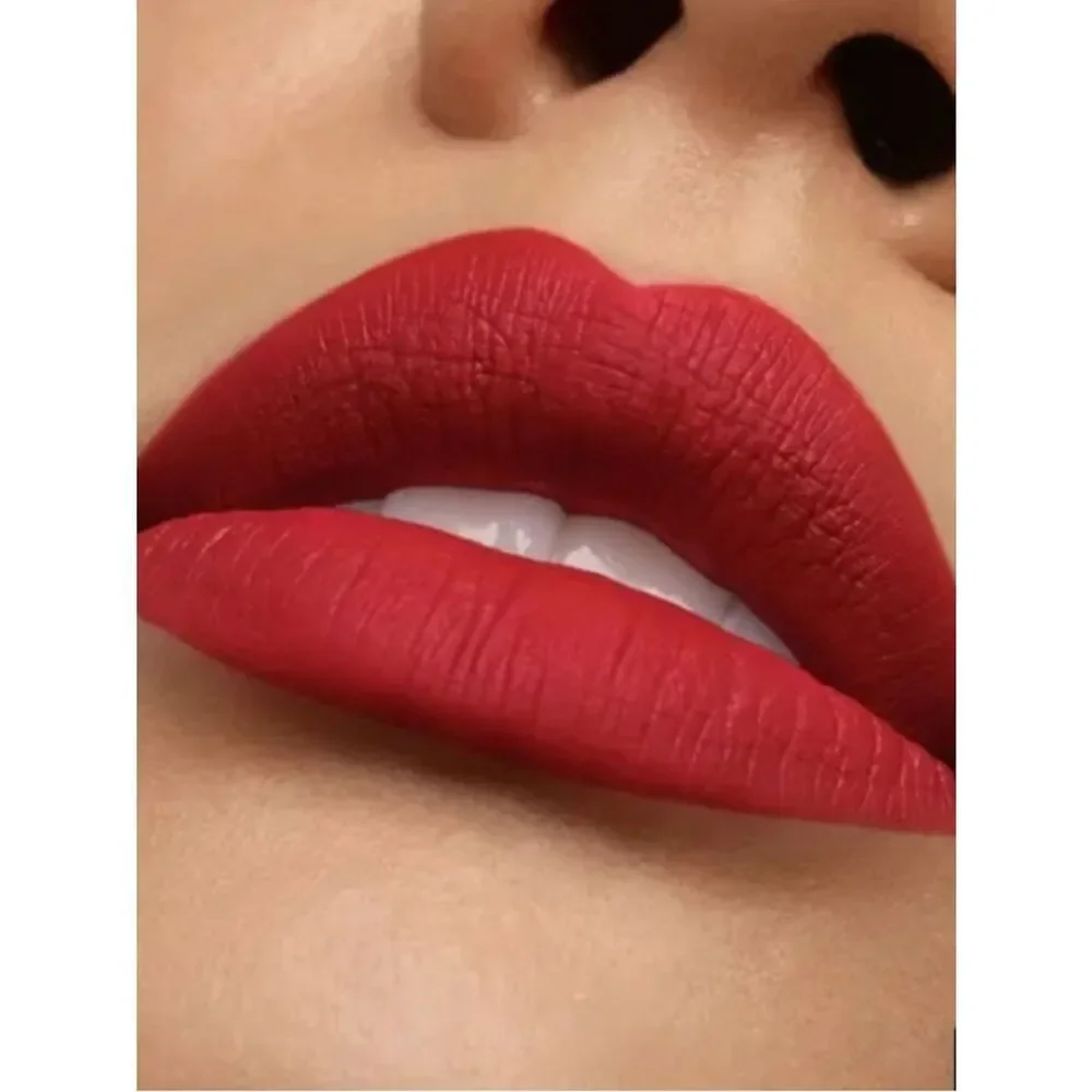 NEW Christian Louboutin Velvet Matte Lip Colour in Red Dramadouce 005M